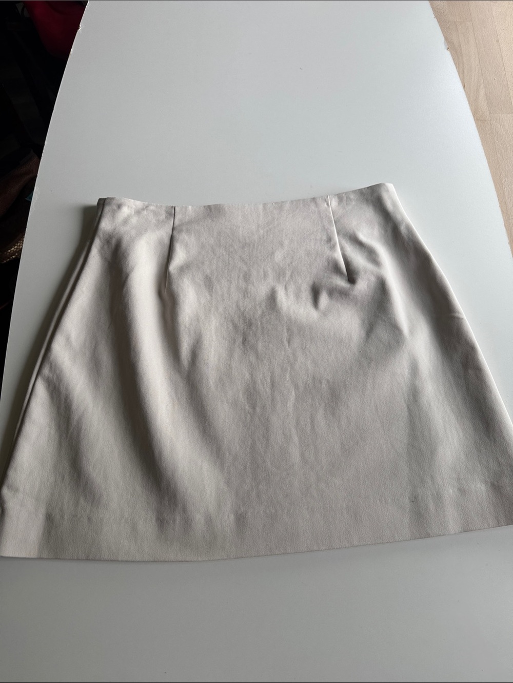 Aritzia Babaton Madden Wrap Skirt in Bone Off White Size 8 Preppy Academia EUC - Picture 11 of 12